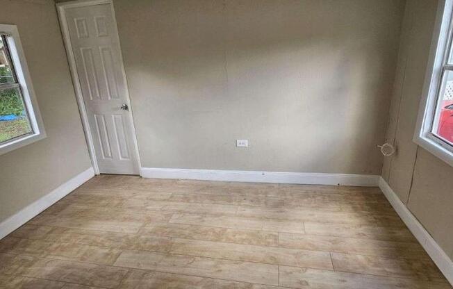 1510 E 151 AVE