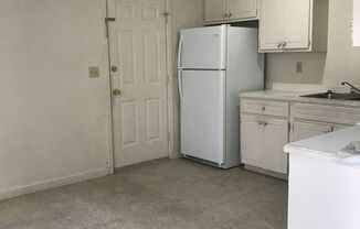 3 beds, 1 bath, $800