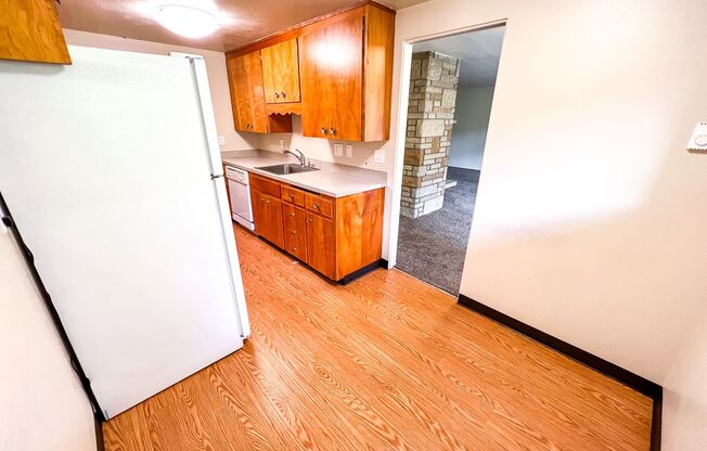 3 beds, 2 baths, 1,390 sqft, $3,095, Unit 401