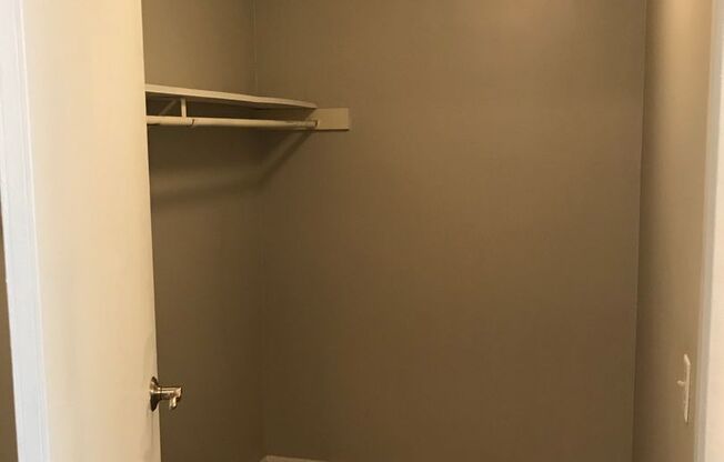 Studio, 1 bath, 470 sqft, $1,045, Unit 306