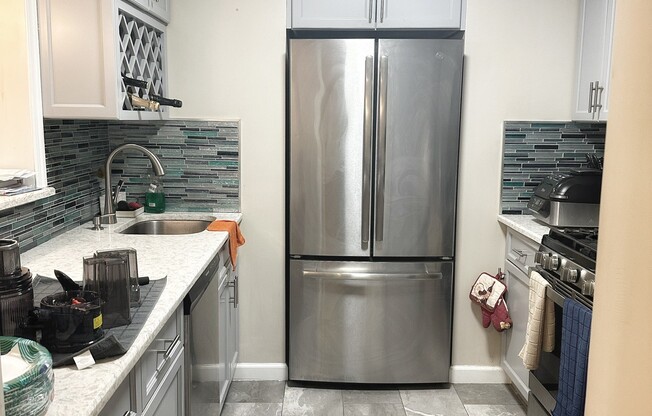 1270 E 51 ST