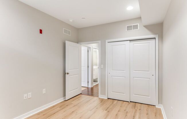 2 beds, 1 bath, 802 sqft, $1,795, Unit Unit 7