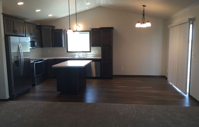 3 beds, 2 baths, $1,895