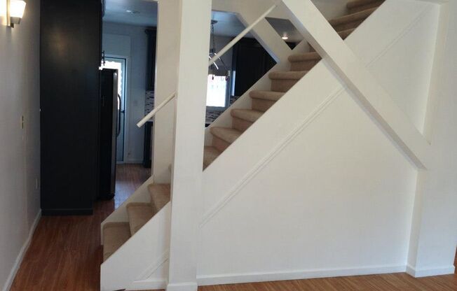 Luxurious 2 Bedroom on a dead end street on the South Side flats