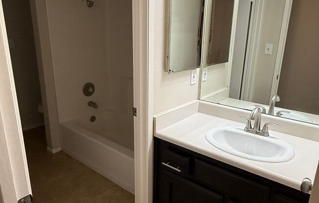2 beds, 2 baths, 900 sqft, $1,675, Unit 817-48