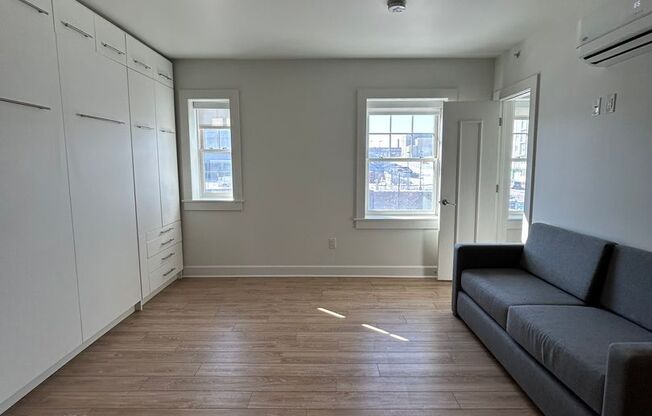 Freiden Apts. (1760 Jackson St.)