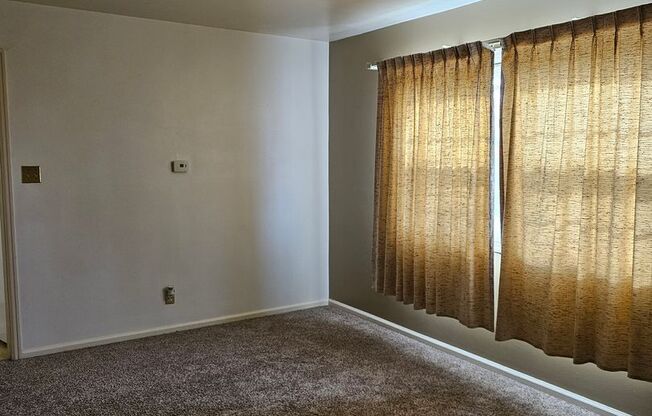 1 bed, 1 bath, 714 sqft, $925, Unit Apt 2