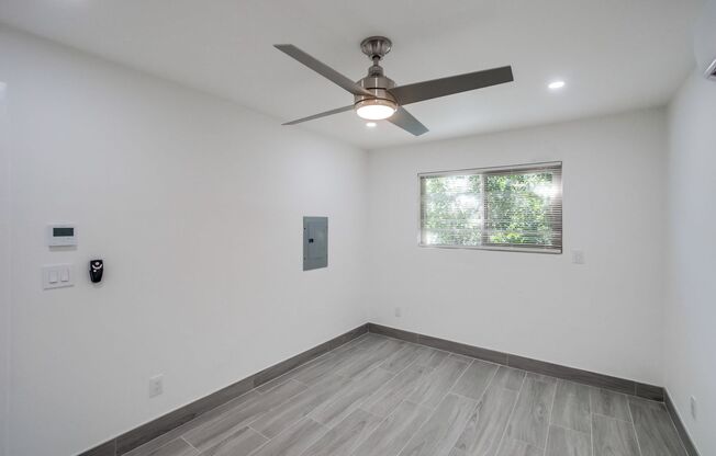 2 beds, 1 bath, $2,300