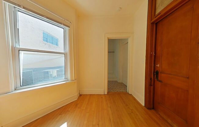 2 beds, 1 bath, $1,750, Unit 117-3