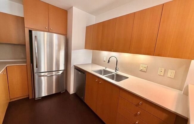 Mid-Century Modern Condo with Views of Balboa Park - 2 Bed x 2 Bath with Parking