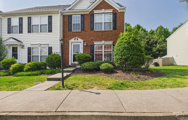 Great News! $500 Off on the First Month's Rent! Charming 3-Bedroom Townhome in Magnolia Pointe available NOW!
