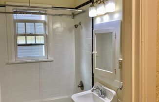 Studio, 1 bath, 440 sqft, $1,250, Unit 309