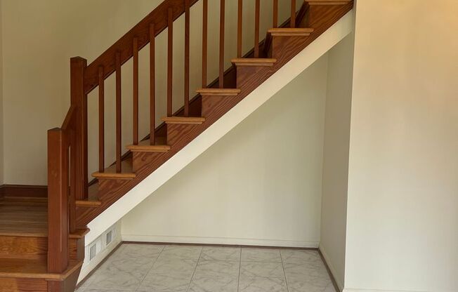 8 BUTLER PL