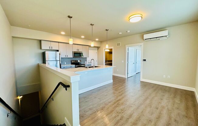 1 bed, 1.5 baths, 959 sqft, $3,150, Unit 4th #411