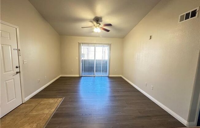 1 bed, 1 bath, $1,250, Unit #2007