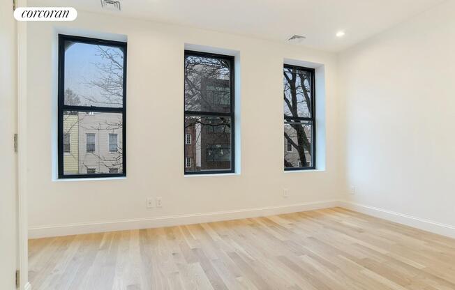 176 SCHAEFER ST