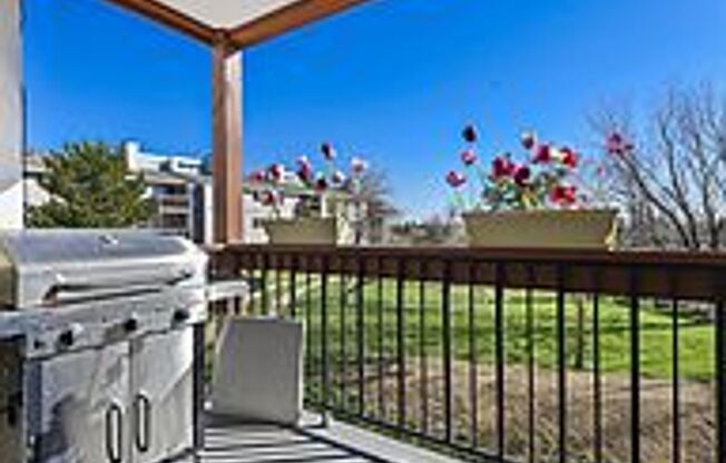 Spacious 2Bd/1Ba Condo in Westminster! Available 8/5!