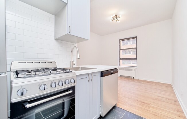 317 W 74 ST