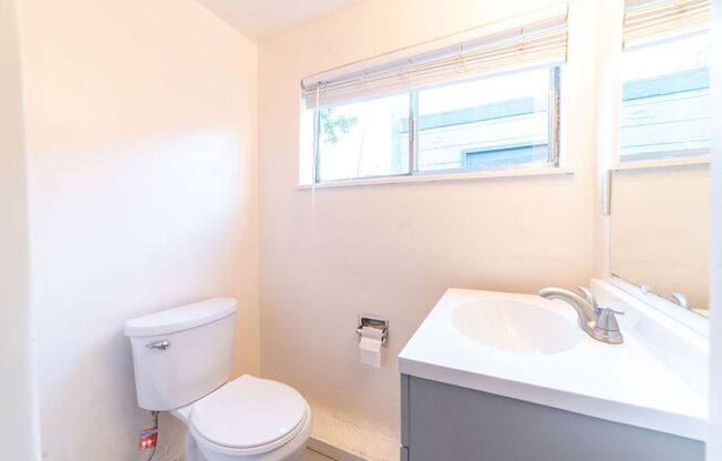 Studio, 1 bath, $1,895, Unit E