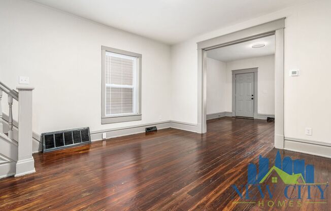 2 beds, 1 bath, 1,193 sqft, $1,324, Unit 1303 W. Broad St. (Rear)