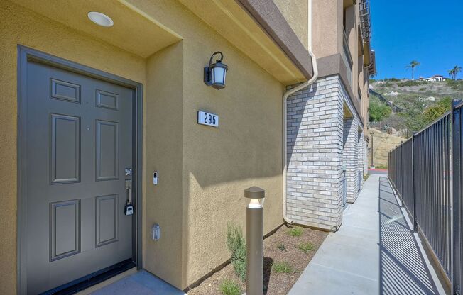 Available Now! 3 Story Townhome - New Construction!!