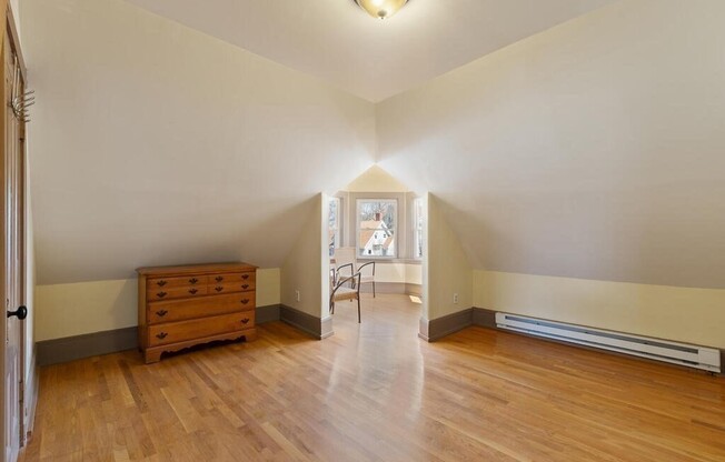 2 beds, 1 bath, 1,325 sqft, $2,500, Unit 2