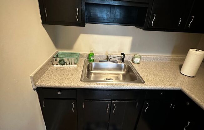 1 bed, 1 bath, 400 sqft, $950, Unit 2