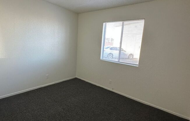 2 beds, 1 bath, $1,000, Unit Unit A