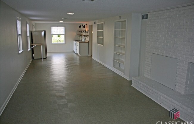 205 HUNNICUTT DR