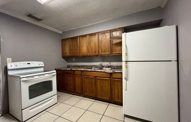 3 beds, 1 bath, $1,375