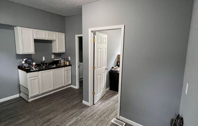 Hosmer Ave. 6606-6608