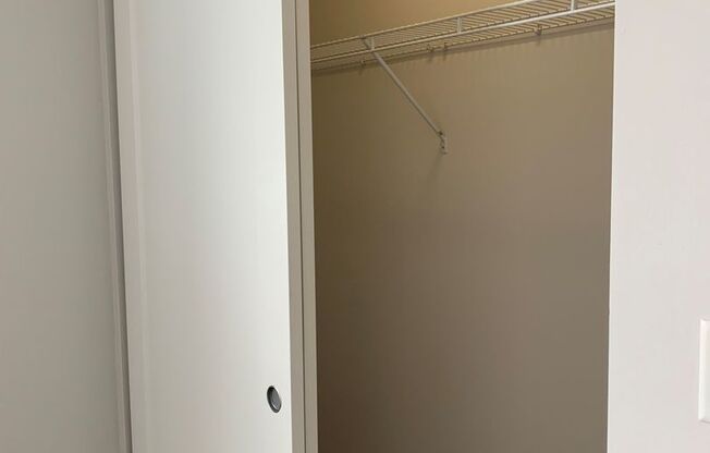 2 beds, 1 bath, 990 sqft, $2,950, Unit 355