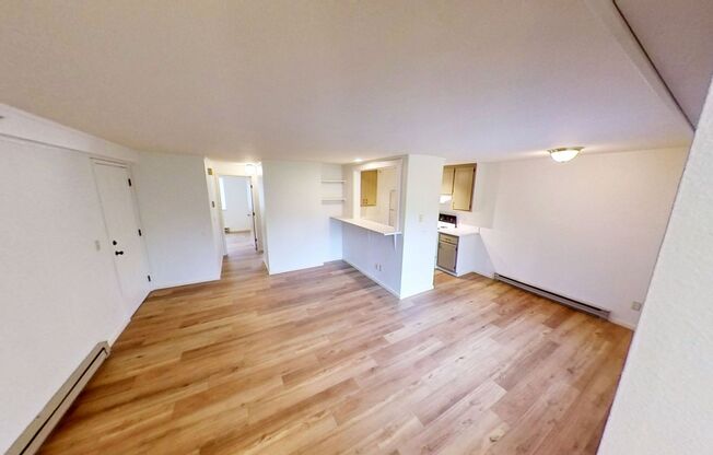 2 beds, 1 bath, 784 sqft, $1,895, Unit 21