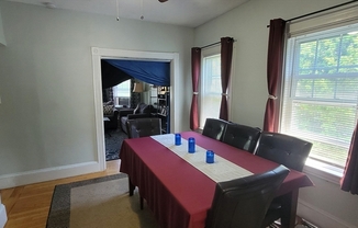 3 beds, 1 bath, 1,300 sqft, $2,700, Unit 2