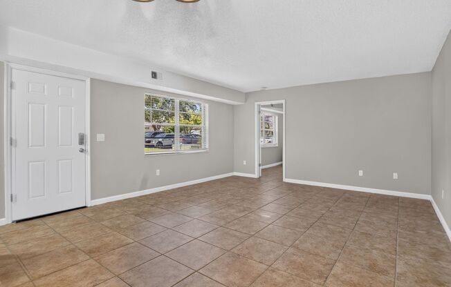 Well appointed 2/2 1st floor condo in beautiful Winter Garden. Available Now!
