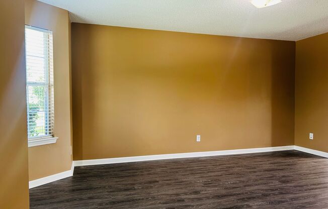 Welcome home to this stunning 5 bedroom 3 full bathroom home located in College Park! Must see!