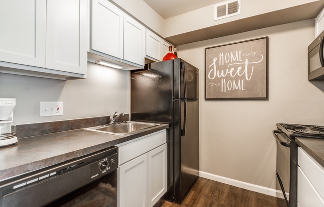 1 bed, 1 bath, 950 sqft, $1,399, Unit *13-2726