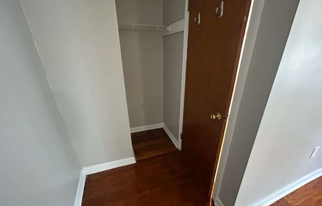 Studio, 1 bath, 280 sqft, $990, Unit A24