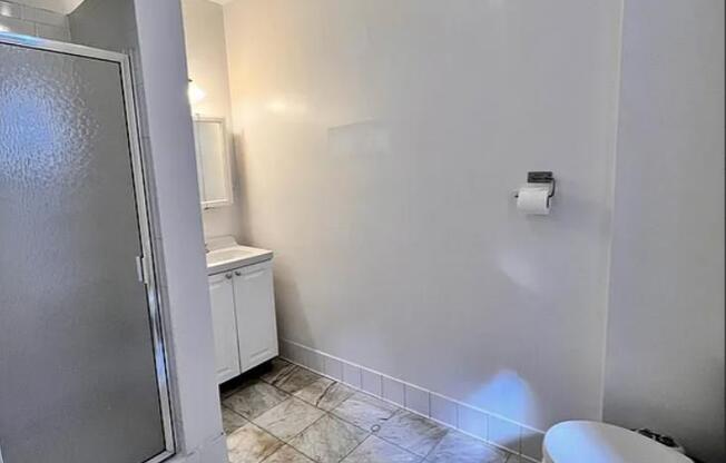 352 W 46 ST