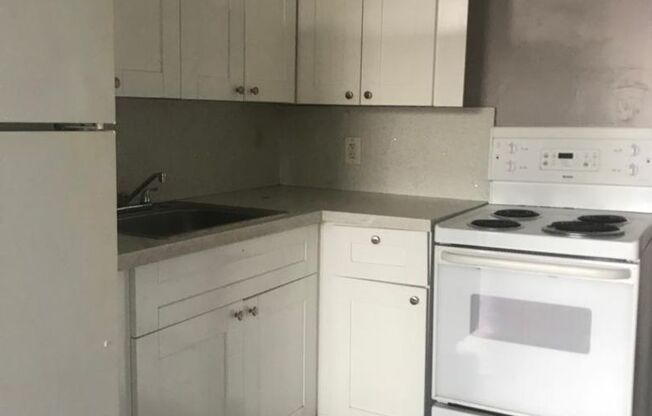 3 beds, 1 bath, 880 sqft, $2,000, Unit 5300-22