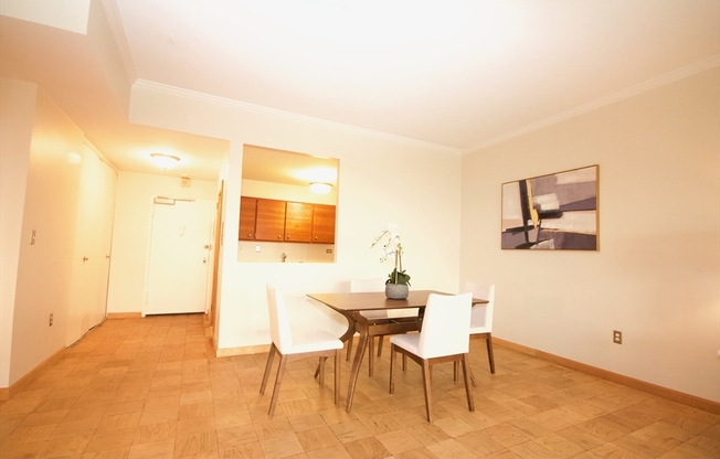 1 bed, 1 bath, 952 sqft, $3,450, Unit 17R
