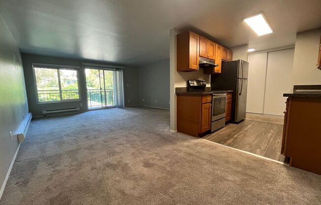 1 bed, 1 bath, 800 sqft, $1,895, Unit 2727 - 307