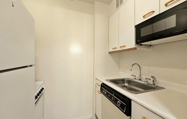 Studio, 1 bath, 407 sqft, $2,950, Unit 4-NN