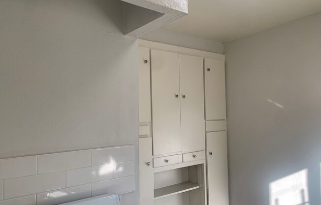 Studio, 1 bath, $1,320, Unit 06