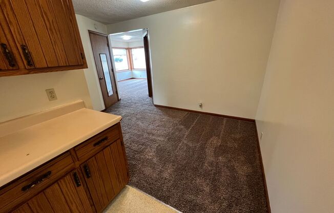 2 beds, 1 bath, $775, Unit 436