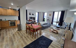 1 bed, 1 bath, 737 sqft, $1,995, Unit 5D