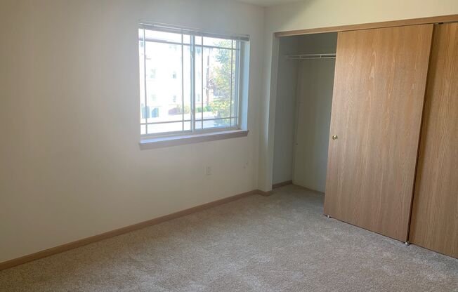 2 beds, 2 baths, 1,251 sqft, $1,880, Unit 302-212