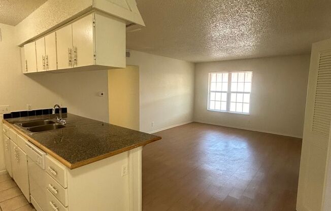 2 beds, 2 baths, 920 sqft, $1,834, Unit SUX-301