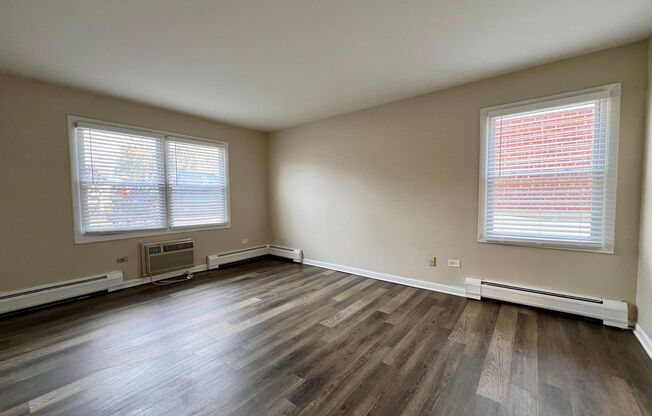 2 beds, 1.5 baths, $1,745, Unit 565-1