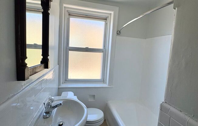 1 bed, 1 bath, 600 sqft, $1,295, Unit 2A
